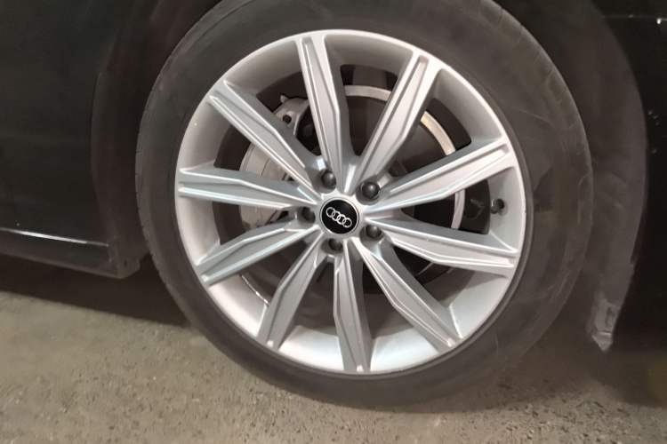 Used Audi A6L 2022 45 TFSI Prestige Elegant Edition Right Front Wheel Hub