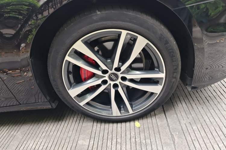Used Audi A6L 2022 40 TFSI Luxury Dynamic Model Right Front Wheel Hub