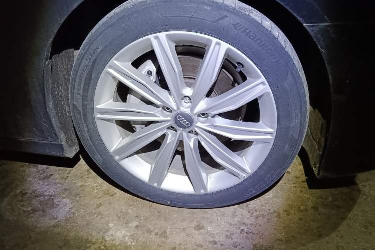Used Audi A6L 2022 45 TFSI Prestige Dynamic Edition Right Front Wheel Hub