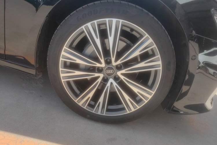 Used Audi A6L 2022 45 TFSI quattro Prestige Dynamic Edition Right Front Wheel Hub