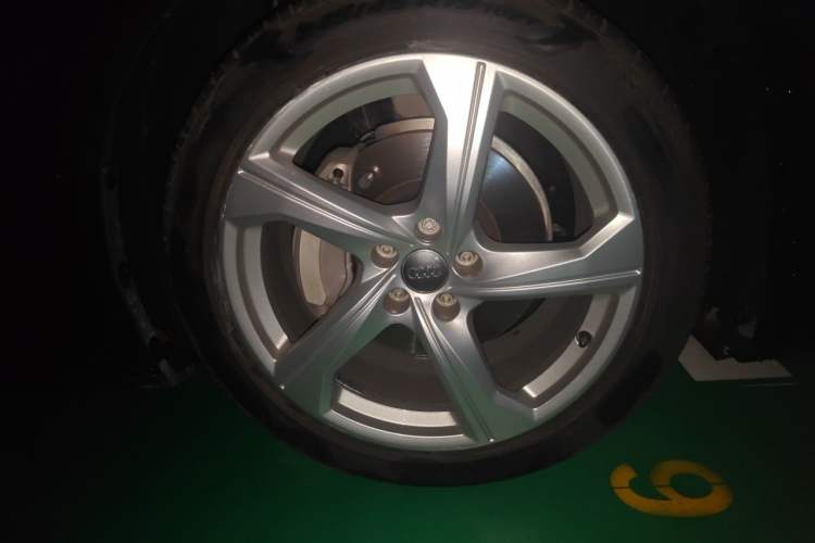 Used Audi A6L 2022 45 TFSI quattro Prestige Elegant Edition Right Front Wheel Hub