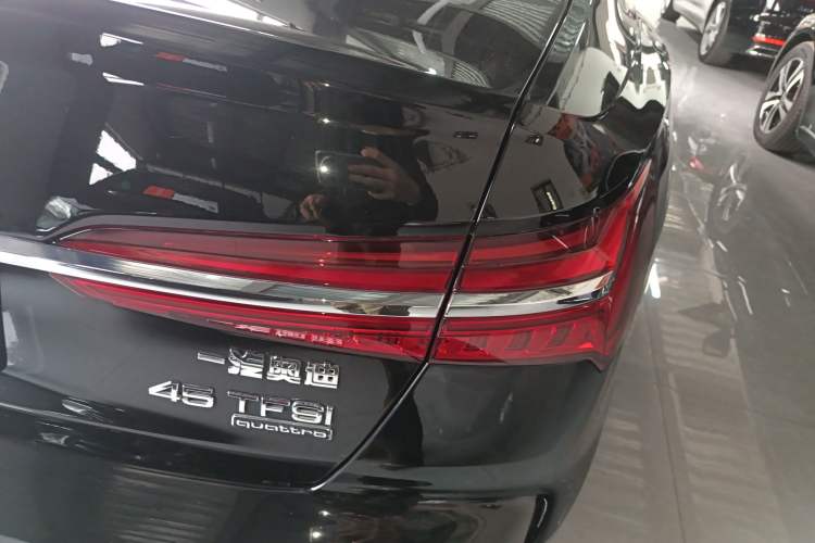 Used Audi A6L 2022 45 TFSI Prestige Dynamic Edition Right Rear Taillight
