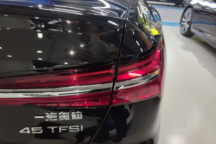 Used Audi A6L 2022 45 TFSI Prestige Dynamic Edition Right Rear Taillight