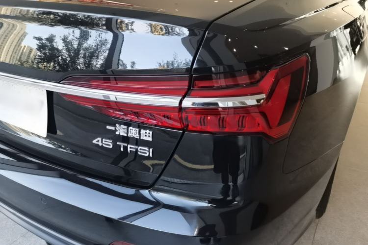 Used Audi A6L 2022 45 TFSI Prestige Dynamic Edition Right Rear Taillight