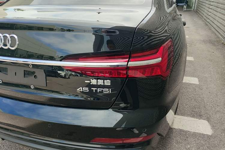 Used Audi A6L 2022 45 TFSI Prestige Dynamic Edition Right Rear Taillight