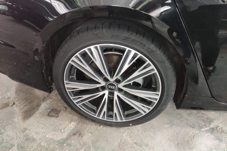 Used Audi A6L 2022 45 TFSI quattro Prestige Dynamic Edition Right Rear Wheel Hub