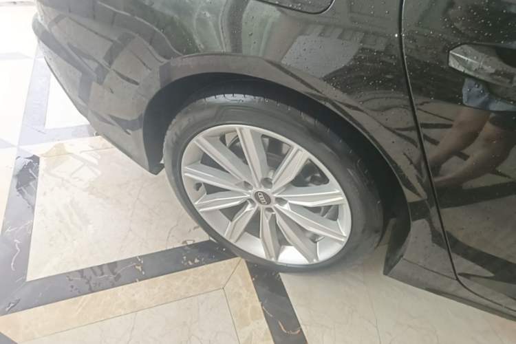 Used Audi A6L 2022 45 TFSI Prestige Dynamic Edition Right Rear Wheel Hub