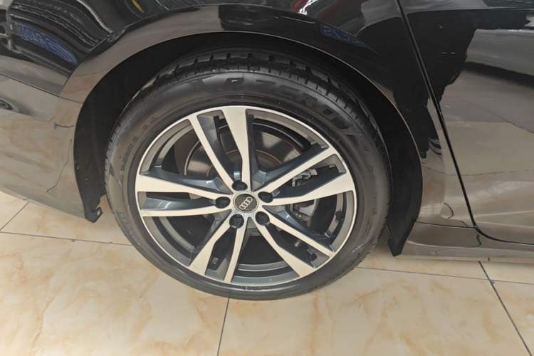 Used Audi A6L 2022 40 TFSI Luxury Dynamic Model Right Rear Wheel Hub