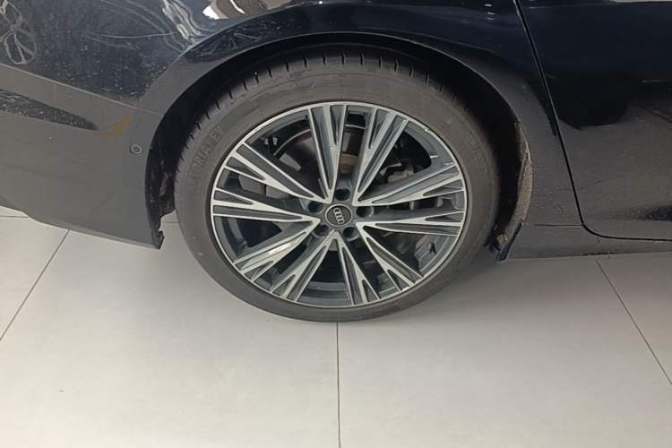 Used Audi A6L 2022 55 TFSI quattro Prestige Dynamic Edition Right Rear Wheel Hub