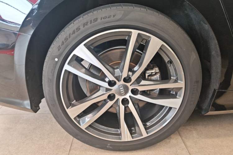 Used Audi A6L 2022 40 TFSI Luxury Dynamic Model Right Rear Wheel Hub