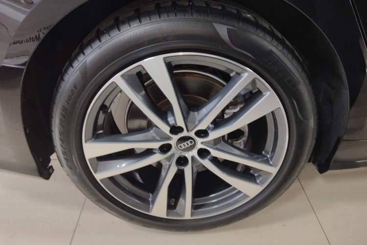 Used Audi A6L 2022 40 TFSI Luxury Dynamic Model Right Rear Wheel Hub