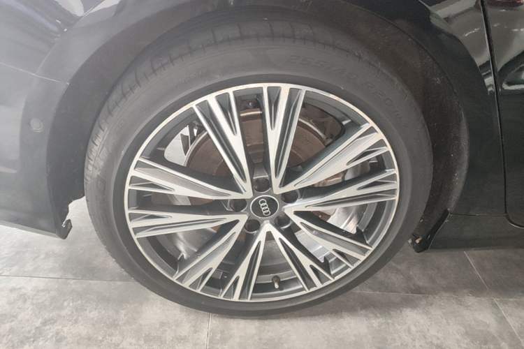 Used Audi A6L 2022 45 TFSI quattro Prestige Dynamic Edition Right Rear Wheel Hub