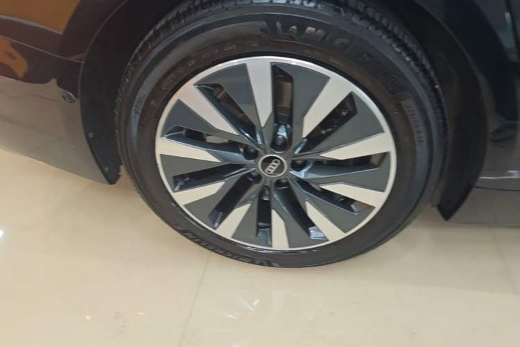 Used Audi A6L 2022 45 TFSI Prestige Elegant Edition Right Rear Wheel Hub