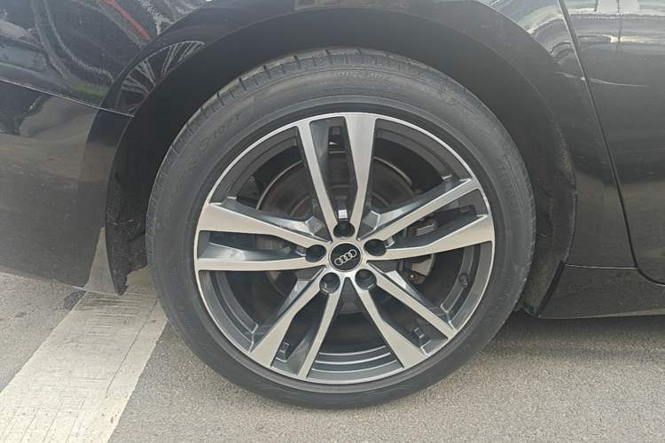 Used Audi A6L 2022 40 TFSI Luxury Prestige Edition Right Rear Wheel Hub