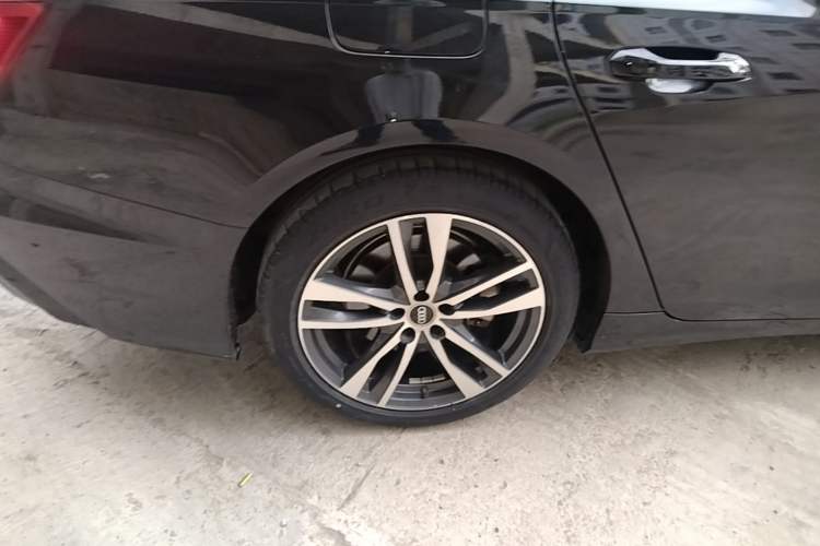 Used Audi A6L 2022 40 TFSI Luxury Dynamic Model Right Rear Wheel Hub
