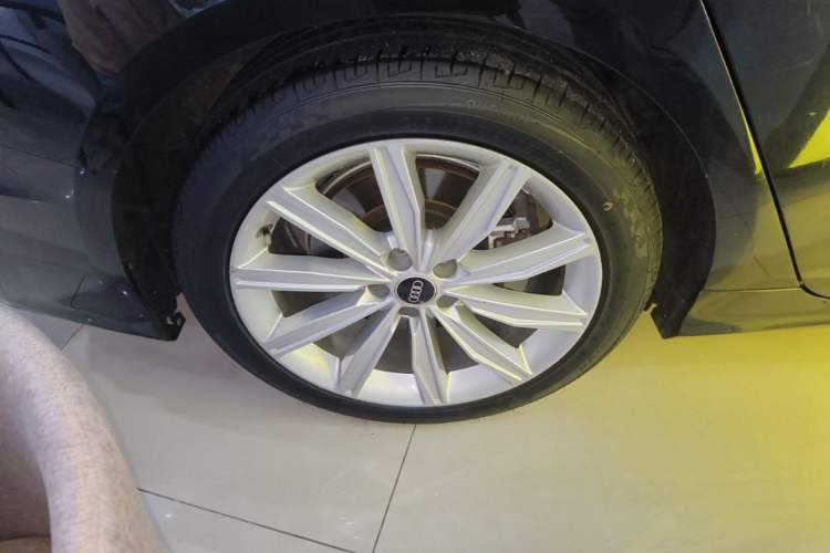 Used Audi A6L 2022 45 TFSI Prestige Dynamic Edition Right Rear Wheel Hub