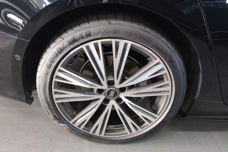 Used Audi A6L 2022 55 TFSI quattro Prestige Dynamic Edition Right Rear Wheel Hub