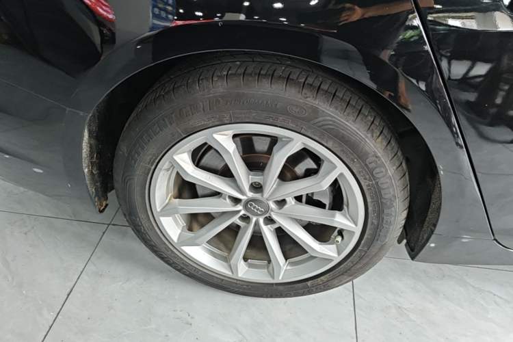Used Audi A6L 2022 40 TFSI Luxury Prestige Edition Right Rear Wheel Hub