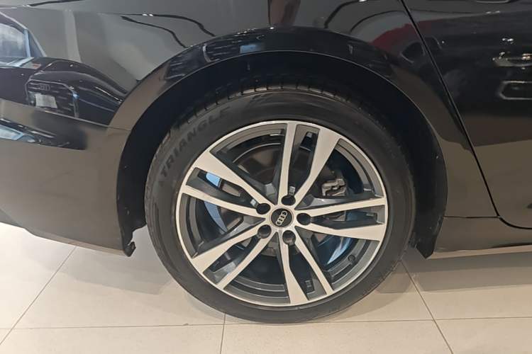 Used Audi A6L 2022 40 TFSI Luxury Dynamic Model Right Rear Wheel Hub