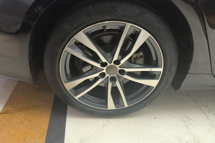 Used Audi A6L 2022 40 TFSI Luxury Dynamic Model Right Rear Wheel Hub
