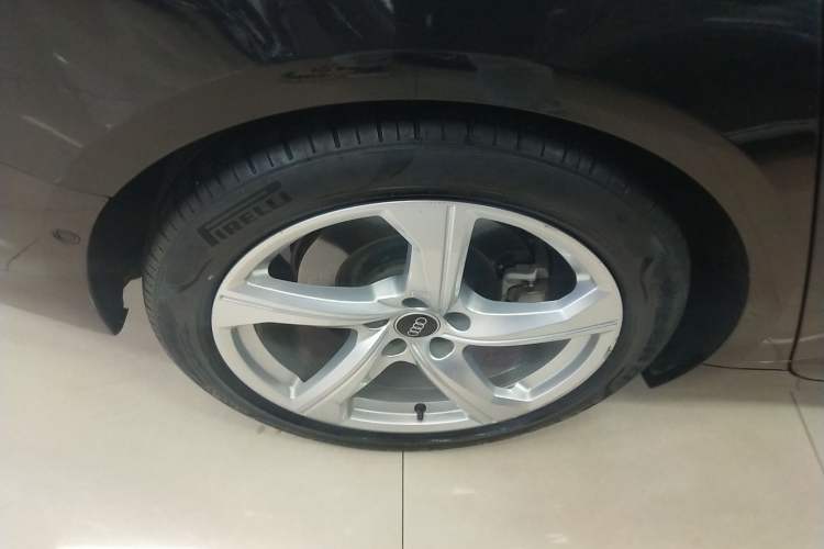 Used Audi A6L 2022 45 TFSI quattro Prestige Elegant Edition Right Rear Wheel Hub