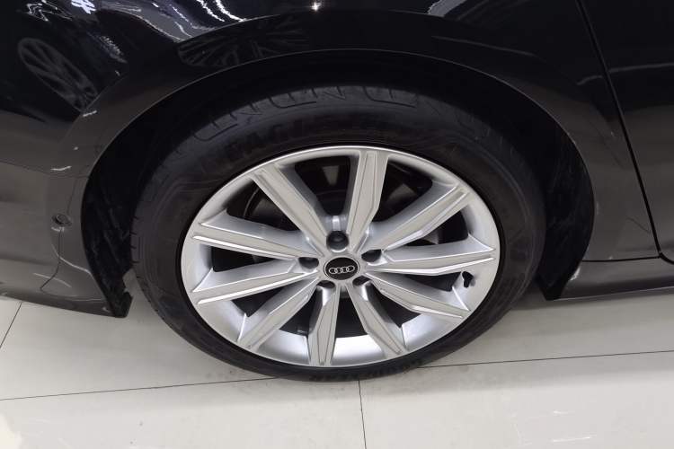 Used Audi A6L 2022 45 TFSI Prestige Dynamic Edition Right Rear Wheel Hub