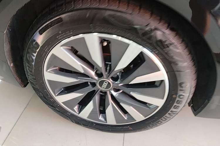 Used Audi A6L 2022 45 TFSI Prestige Elegant Edition Right Rear Wheel Hub