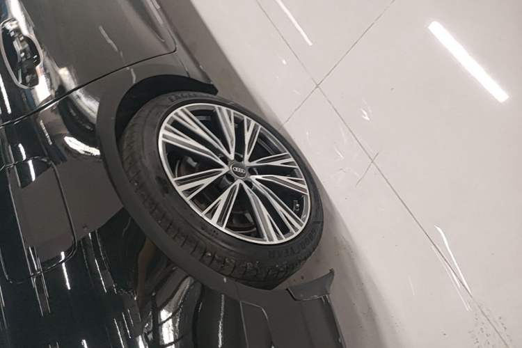 Used Audi A6L 2022 40 TFSI Luxury Dynamic Model Right Rear Wheel Hub