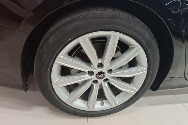 Used Audi A6L 2022 45 TFSI Prestige Dynamic Edition Right Rear Wheel Hub