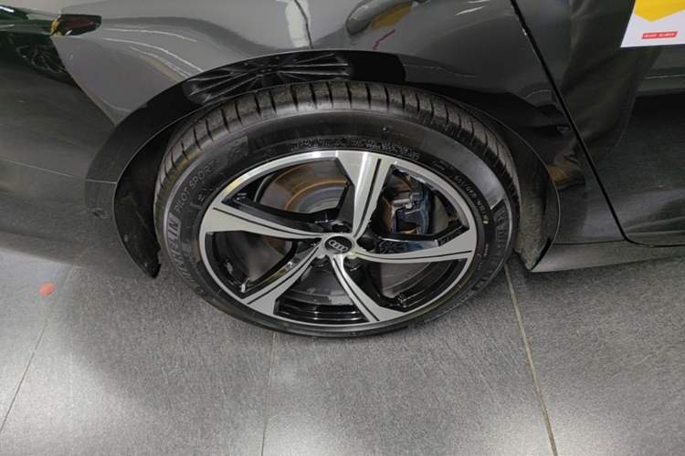Used Audi A6L 2022 55 TFSI quattro Prestige Elegant Edition Right Rear Wheel Hub