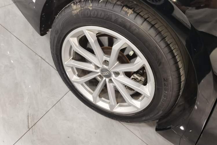 Used Audi A6L 2022 40 TFSI Luxury Prestige Edition Right Rear Wheel Hub