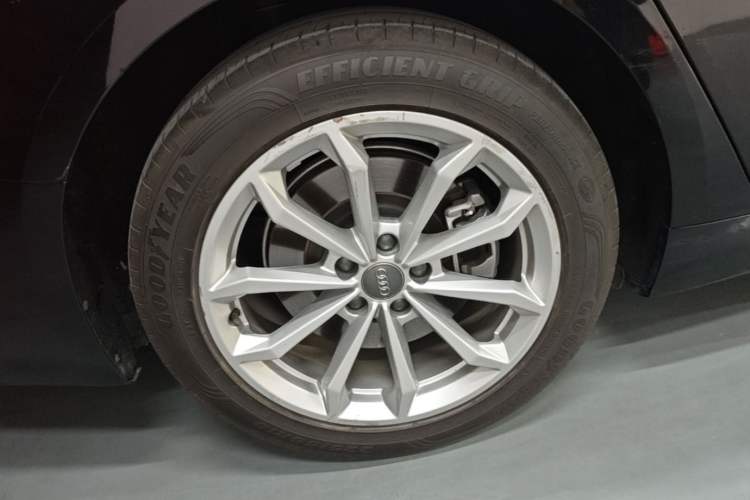 Used Audi A6L 2022 40 TFSI Luxury Prestige Edition Right Rear Wheel Hub