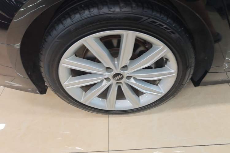 Used Audi A6L 2022 45 TFSI Prestige Dynamic Edition Right Rear Wheel Hub