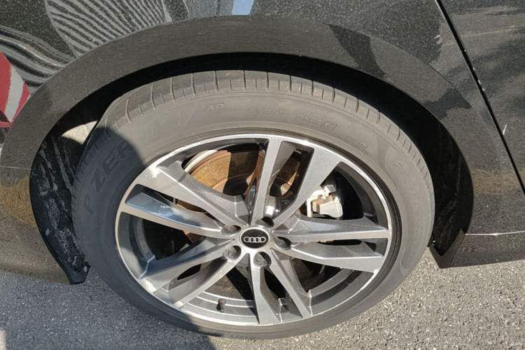 Used Audi A6L 2022 40 TFSI Luxury Dynamic Model Right Rear Wheel Hub