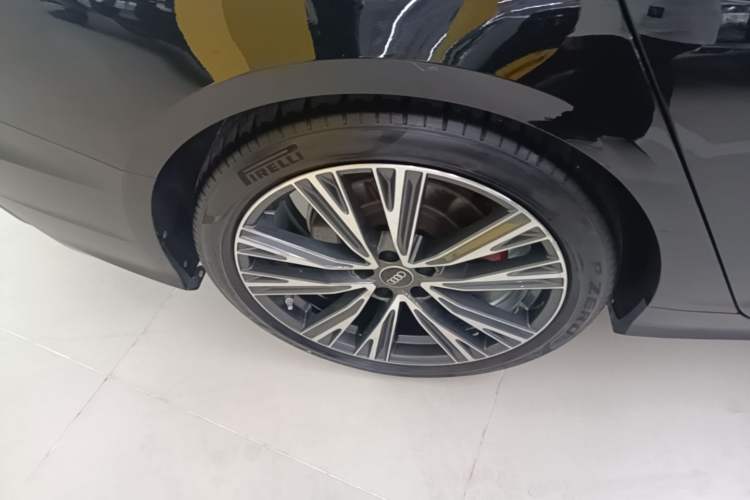 Used Audi A6L 2022 45 TFSI Prestige Dynamic Edition Right Rear Wheel Hub