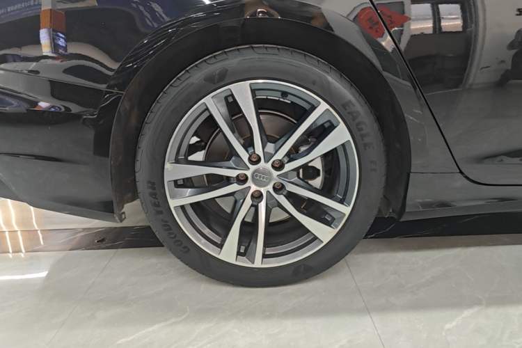Used Audi A6L 2022 40 TFSI Luxury Dynamic Model Right Rear Wheel Hub