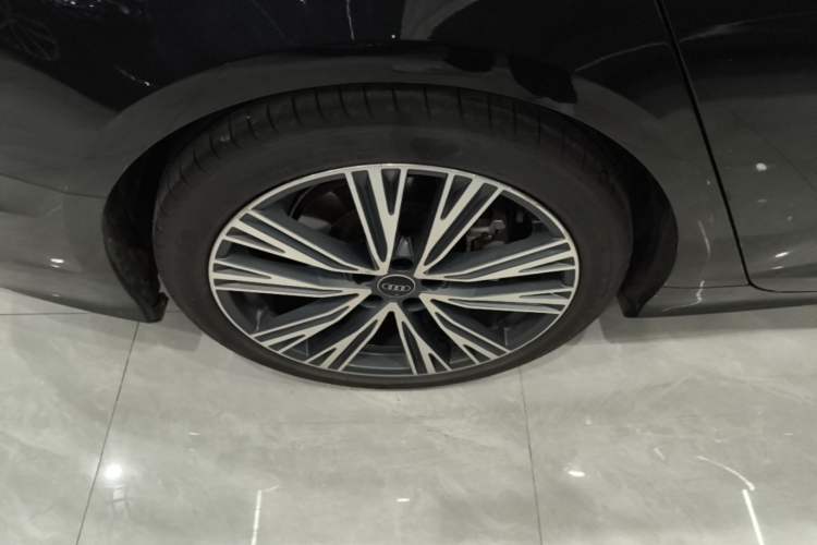 Used Audi A6L 2022 40 TFSI Luxury Dynamic Model Right Rear Wheel Hub