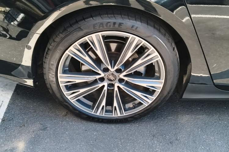 Used Audi A6L 2022 45 TFSI quattro Prestige Dynamic Edition Right Rear Wheel Hub