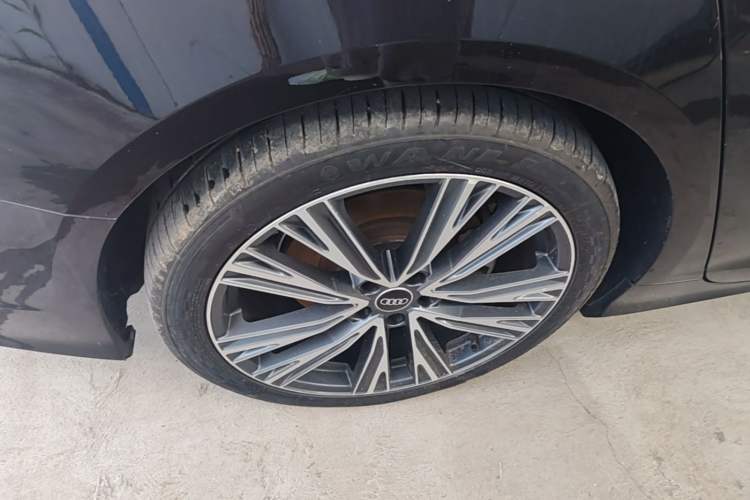 Used Audi A6L 2022 40 TFSI Luxury Dynamic Model Right Rear Wheel Hub