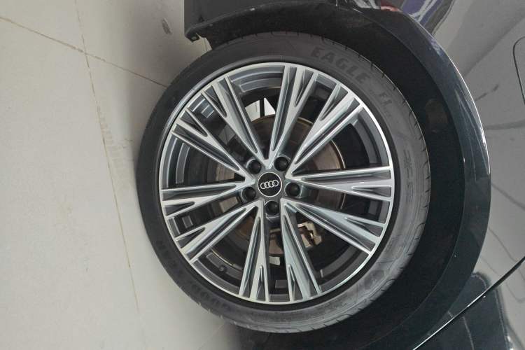 Used Audi A6L 2022 40 TFSI Luxury Dynamic Model Right Rear Wheel Hub