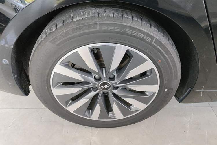 Used Audi A6L 2022 45 TFSI Prestige Elegant Edition Right Rear Wheel Hub