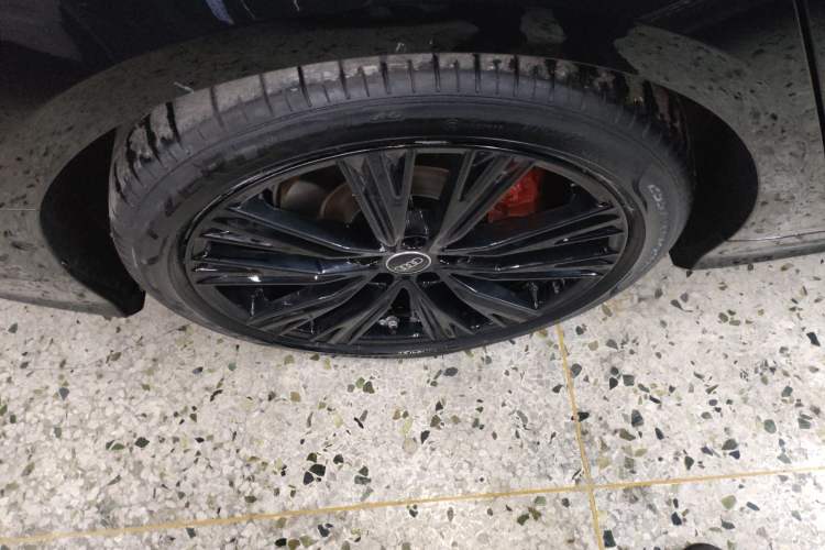 Used Audi A6L 2022 45 TFSI quattro Prestige Dynamic Edition Right Rear Wheel Hub