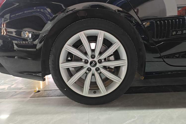 Used Audi A6L 2022 45 TFSI Prestige Dynamic Edition Right Rear Wheel Hub
