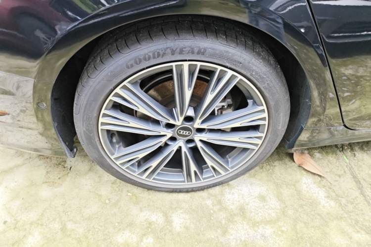 Used Audi A6L 2022 45 TFSI quattro Prestige Dynamic Edition Right Rear Wheel Hub