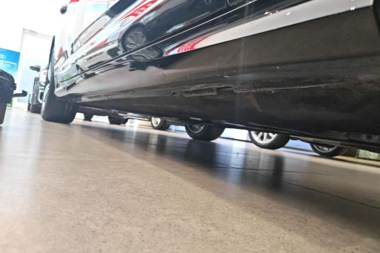 Used Audi A6L 2022 40 TFSI Luxury Dynamic Model Right Side Sill