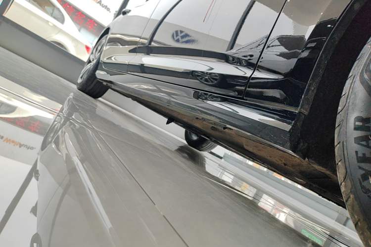 Used Audi A6L 2022 40 TFSI Luxury Dynamic Model Right Side Sill