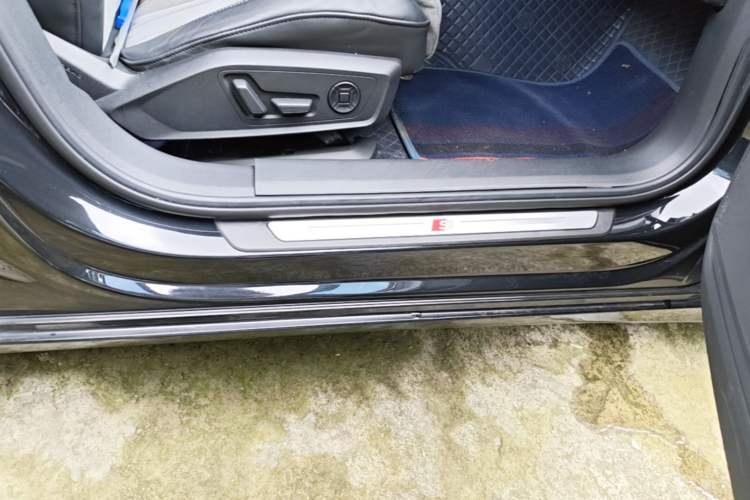 Used Audi A6L 2022 45 TFSI quattro Prestige Dynamic Edition Right Side Sill