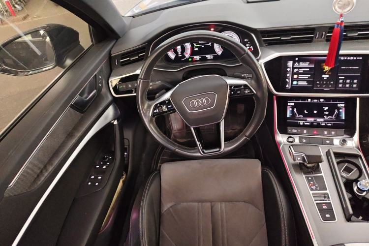 Used Audi A6L 2022 40 TFSI Luxury Dynamic Model Steering Wheel