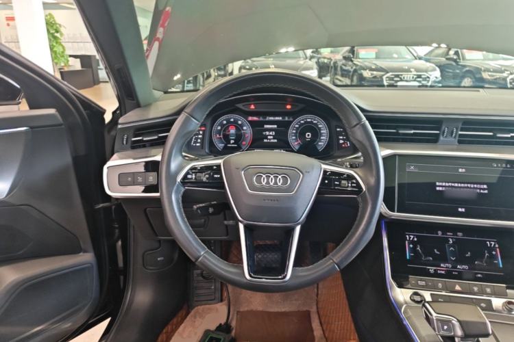 Used Audi A6L 2022 40 TFSI Luxury Dynamic Model Steering Wheel