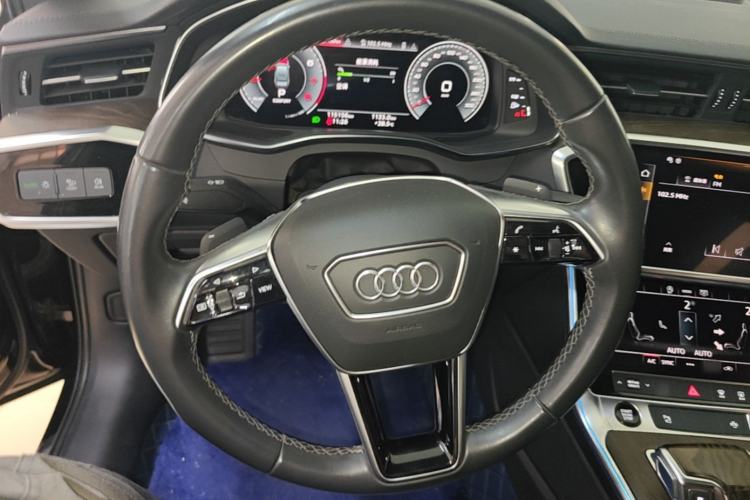 Used Audi A6L 2022 40 TFSI Luxury Dynamic Model Steering Wheel